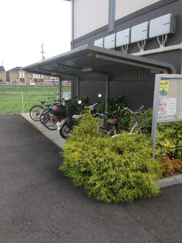 アドウェル参番館 駐輪場