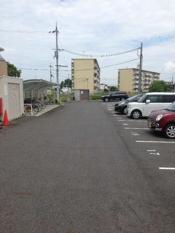 クローバーヒルズ 駐車場