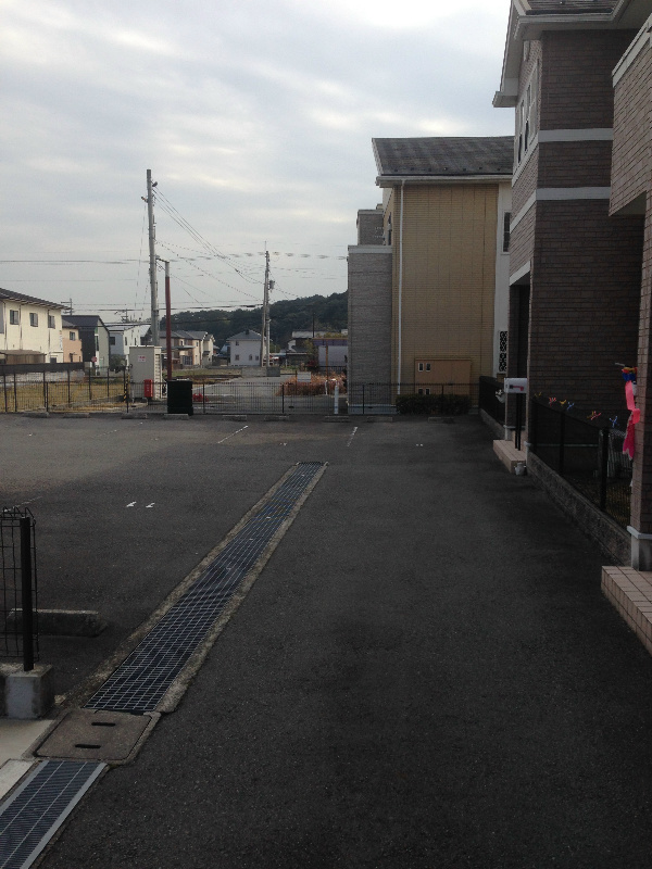 グランデサウタール 駐車場