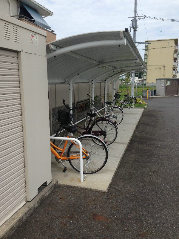 クローバーヒルズ 駐輪場