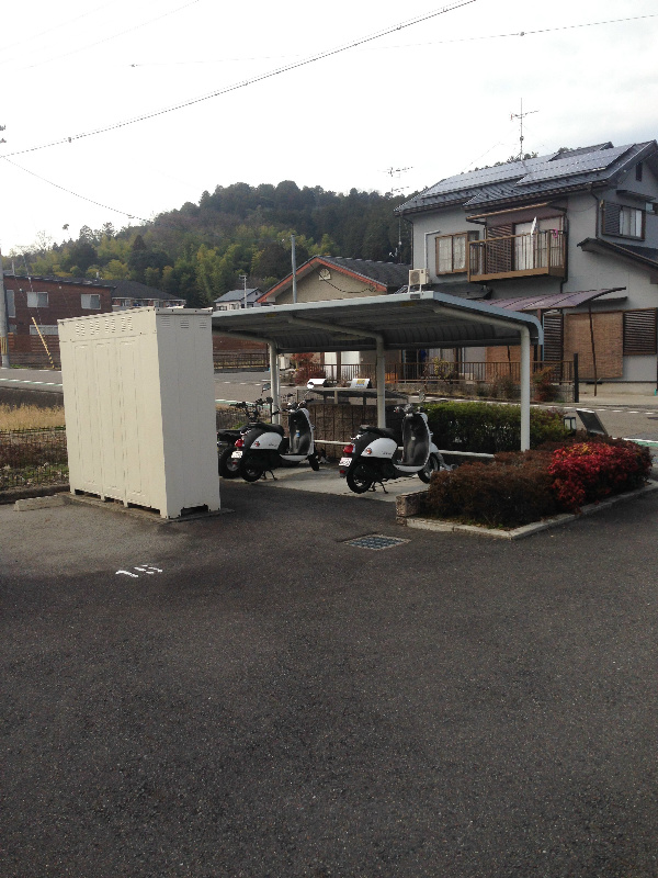 グランデサウタール 駐輪場