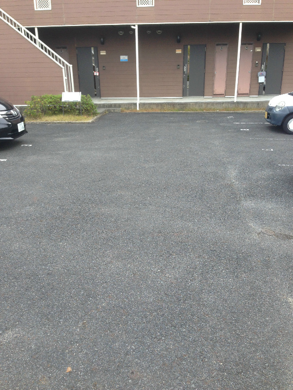 プチ・フローラ 駐車場