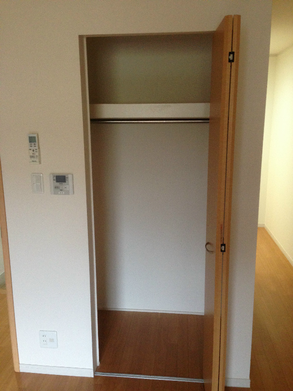 ウエストビレッジ 洋室収納