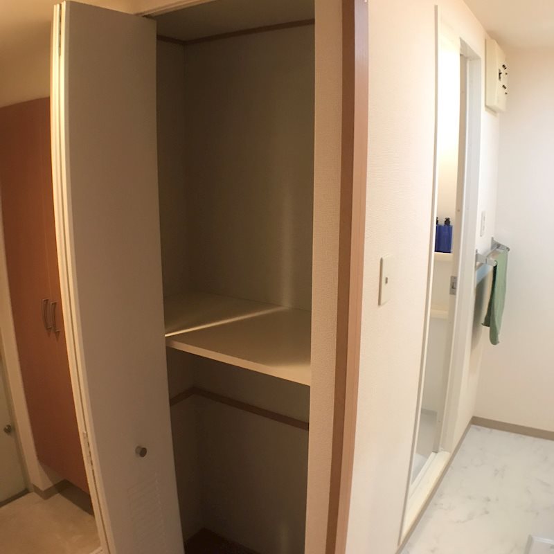 エスポワール弐番館 廊下収納部