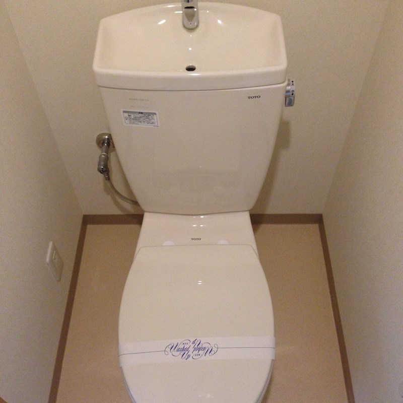セレステ ユノ 温水便座などもお取付頂くこともできます。
