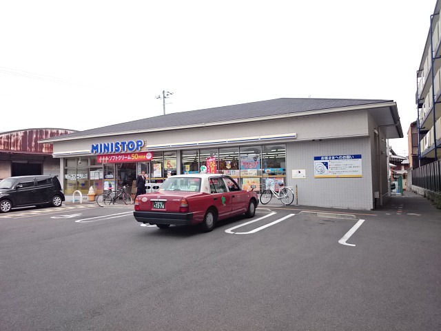 ボヌール嵐山 コンビ二：ﾆｭｰﾔﾏｻﾞｷﾃﾞｲﾘ-ｽﾄｱ嵯峨天龍寺店　322m