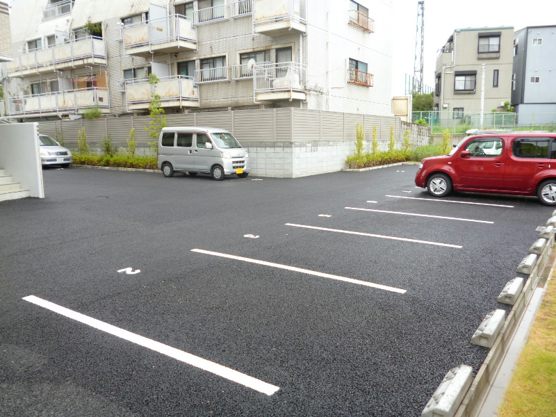 メゾンエクセラン 駐車場