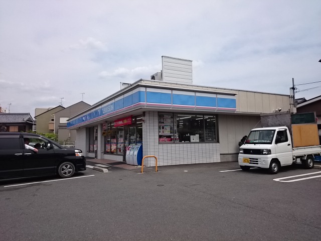 サンライズ石田 コンビ二：ﾛｰｿﾝ 亀岡西町店　635m