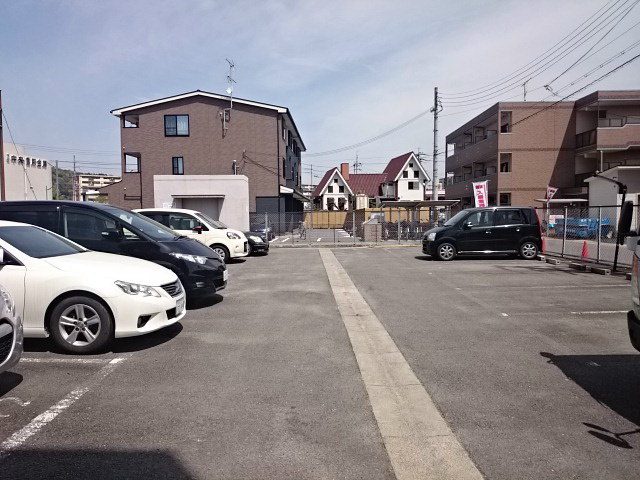 ルミエール森東 駐車場