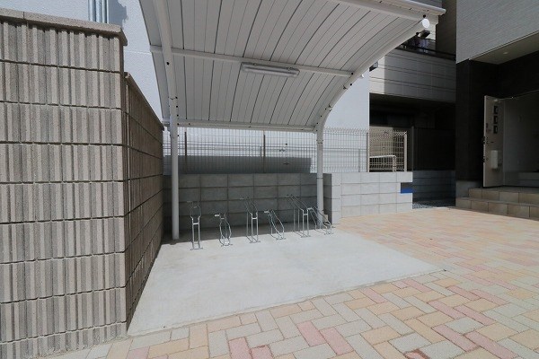 ルリスブラン西五条 駐輪場