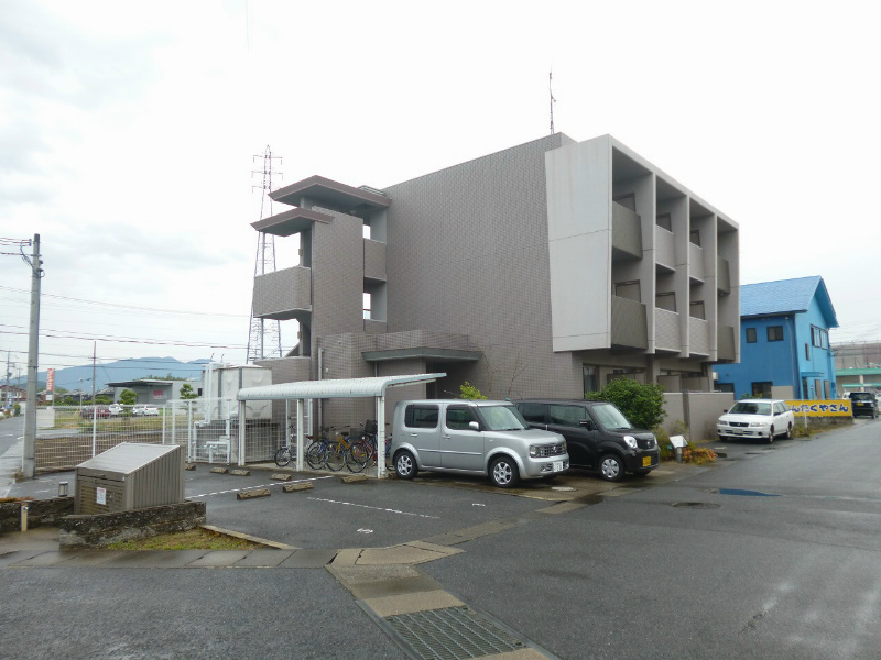ヴェラルーナ 駐車場