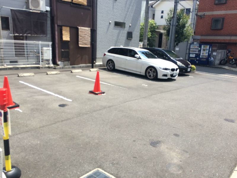 エミネンスタカハシ 駐車場