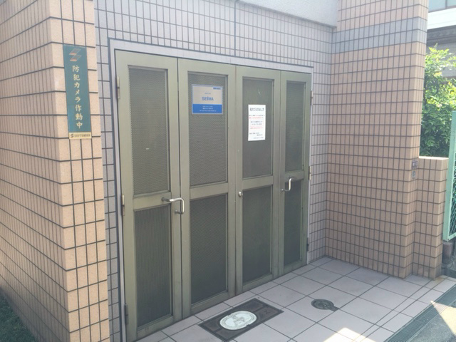 モン・ピエース ゴミ置き場