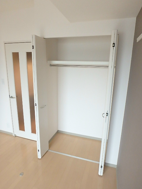 レグルス立川 居室収納です！玄関横にも収納があります！