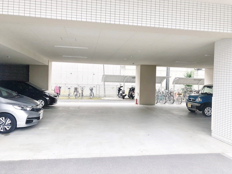 ルミナスビラ石橋 駐車場