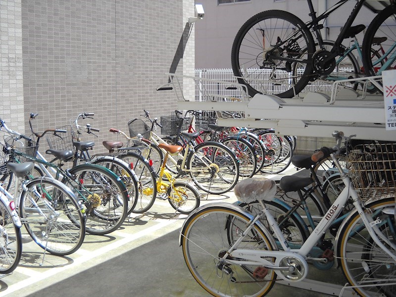 ル ポルスタ湘南 駐輪場