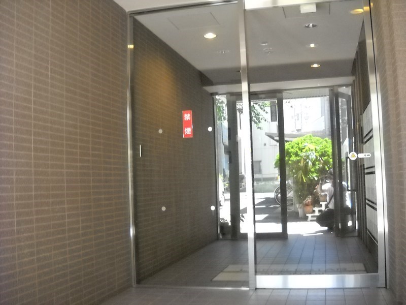 ル ポルスタ湘南 エントランス