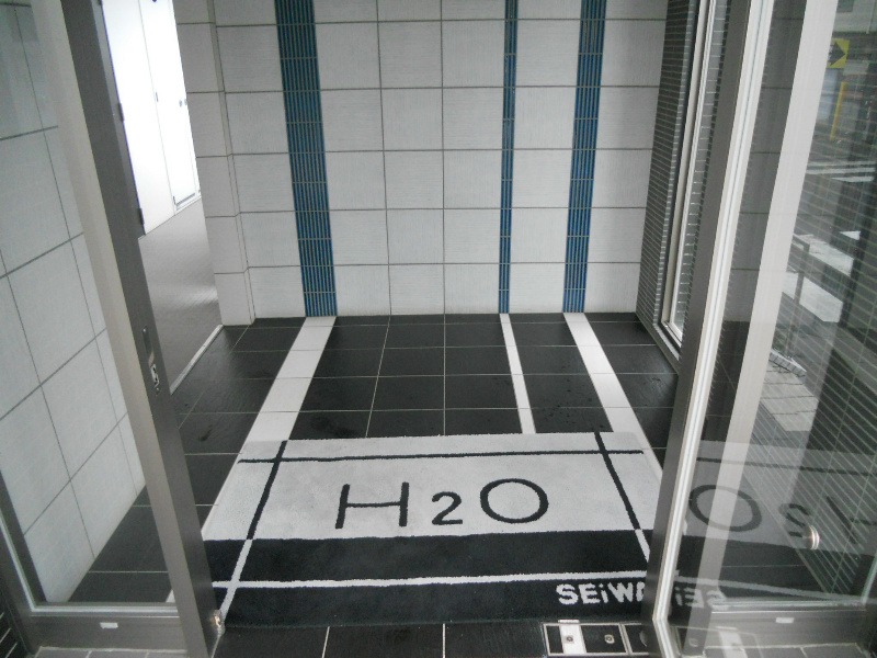 H2O（エイチツーオー） エントランス