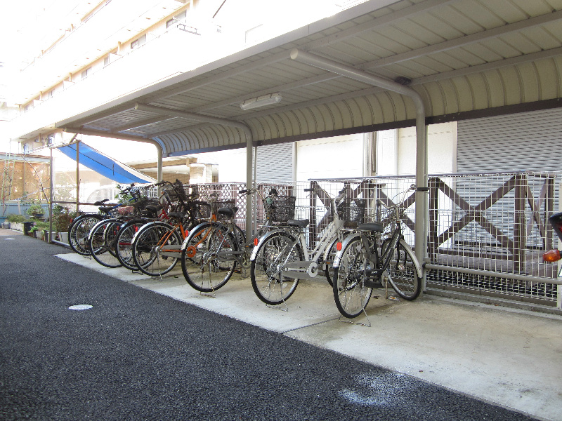 ネオハイブリッジ 駐輪場