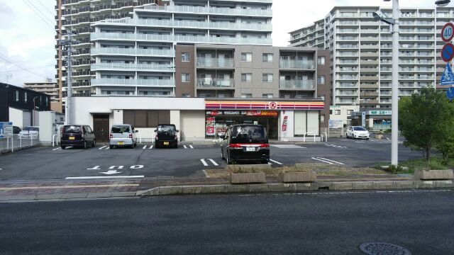ドルチェ コンビ二：ｻｰｸﾙK 南草津野路町店　209m