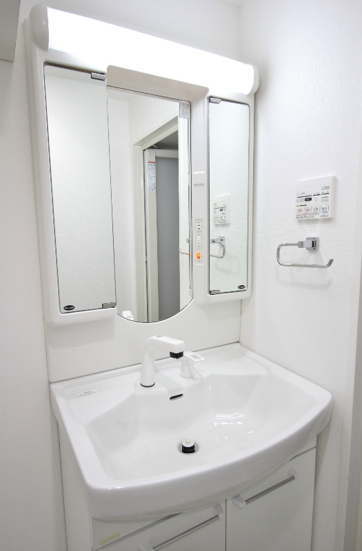 セイワパレス梅田茶屋町 同仕様写真（リビング）