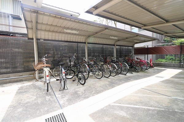 カサカリエンテ 駐輪場