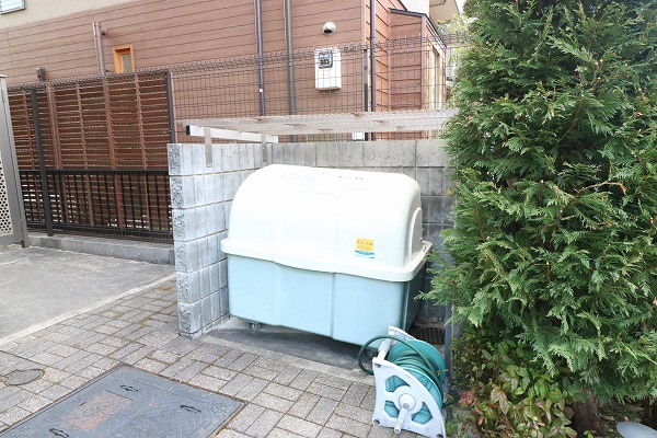 カサカリエンテ ごみ置き場