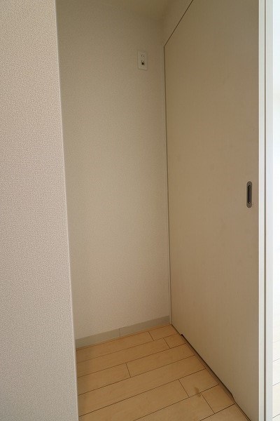 スプルーストーンmf(Spruce Tone mf) 現地写真（玄関）