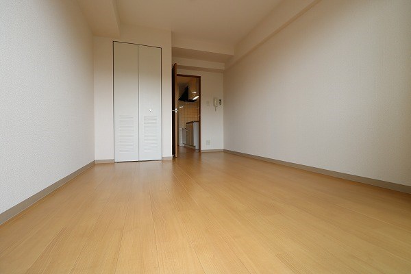 ソレアードさがの 角部屋になり横窓付