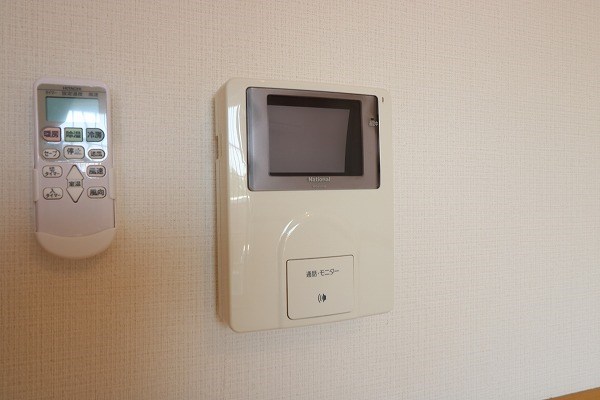 LAND PARK 横大路 A棟 モニター付なので安心です。