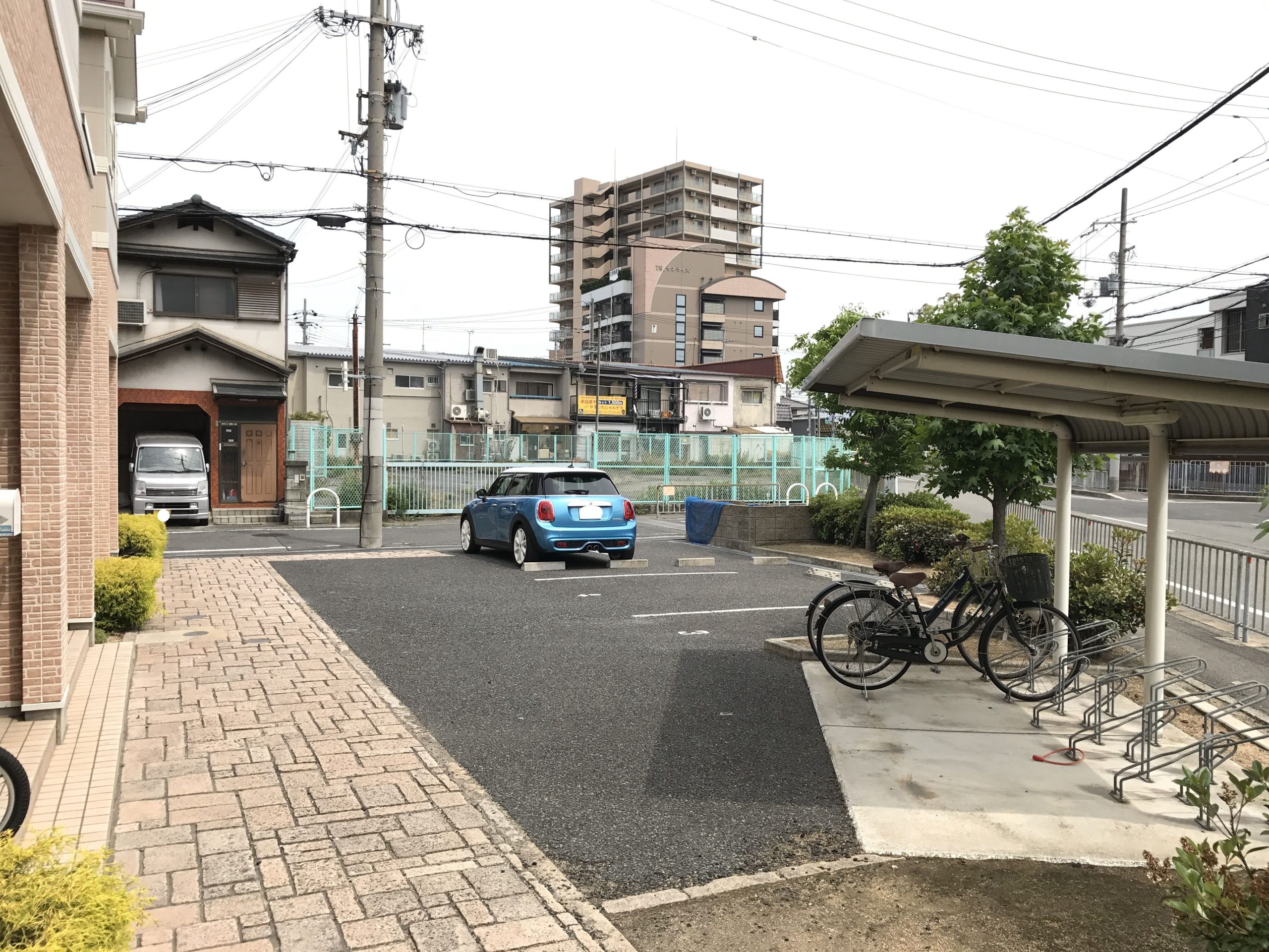 パラシェンプレ 駐車場