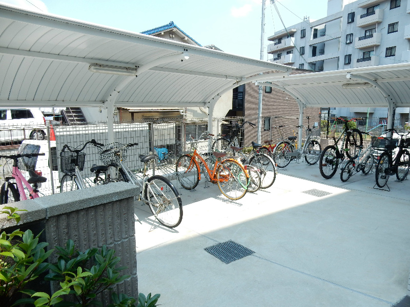 RESIDENCE MIWA 駐輪場