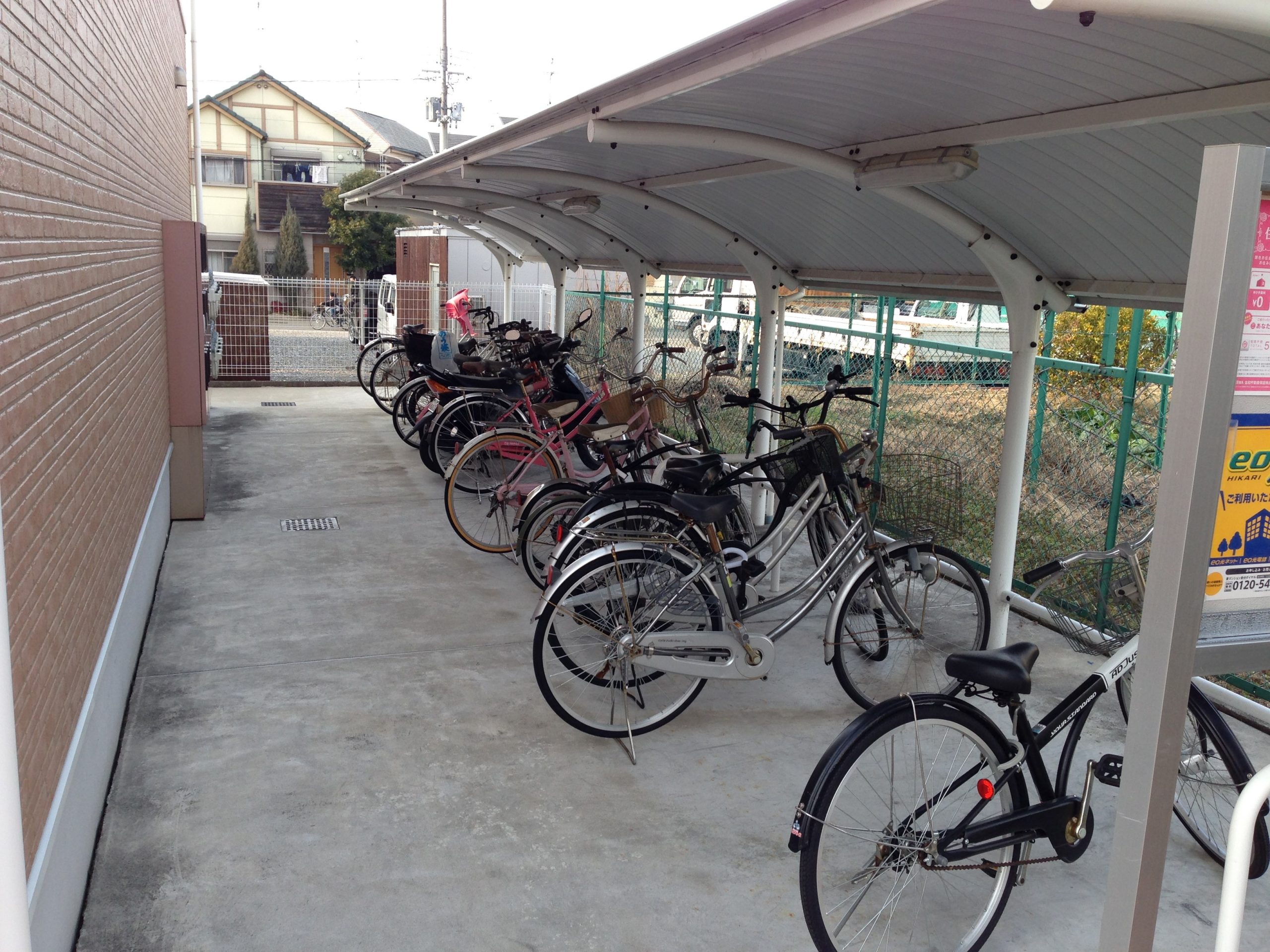 アーバン西町 駐輪場