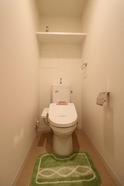ファボリート御所南　堺町荘 温水洗浄便座付きです。