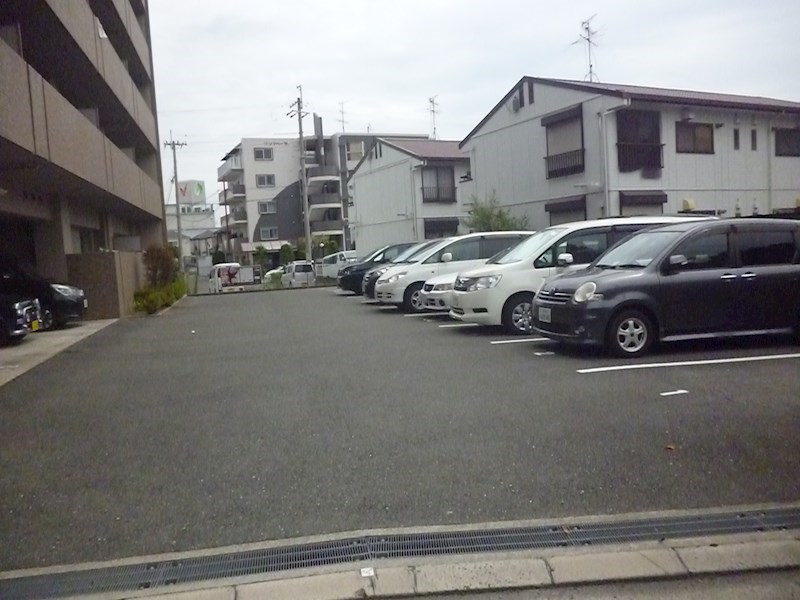 カムフォーラⅡ 駐車場