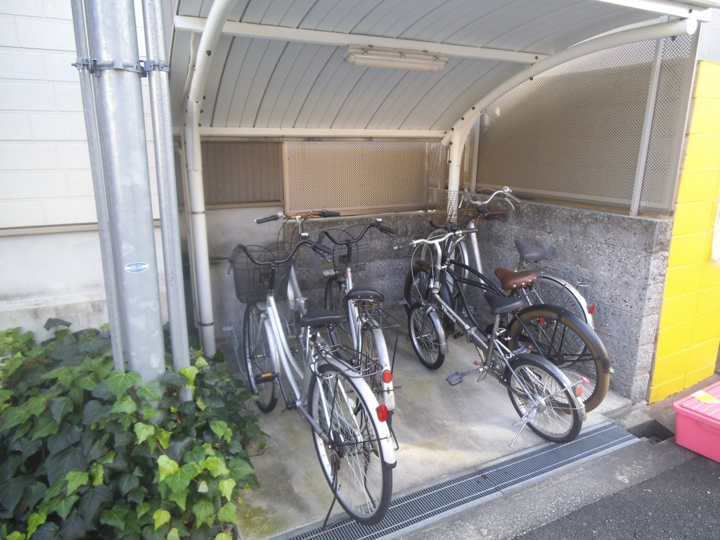 ウエストサイドリバーⅡ 駐輪場