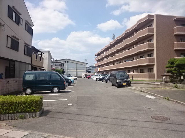 エーデルハイム 駐車場