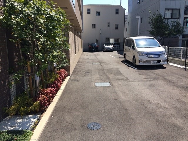エスポアール神戸 駐車場
