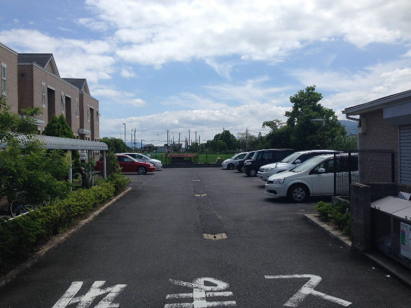 エヌキュート今堅田Ｉ 駐車場