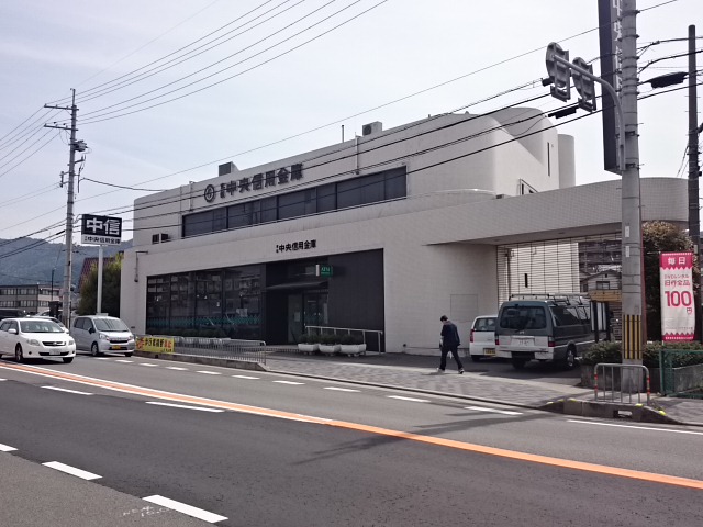 ルミエール森東 銀行：京都中央信用金庫石田支店　27m