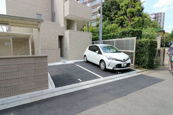 アンジュ京都天神川 駐車場