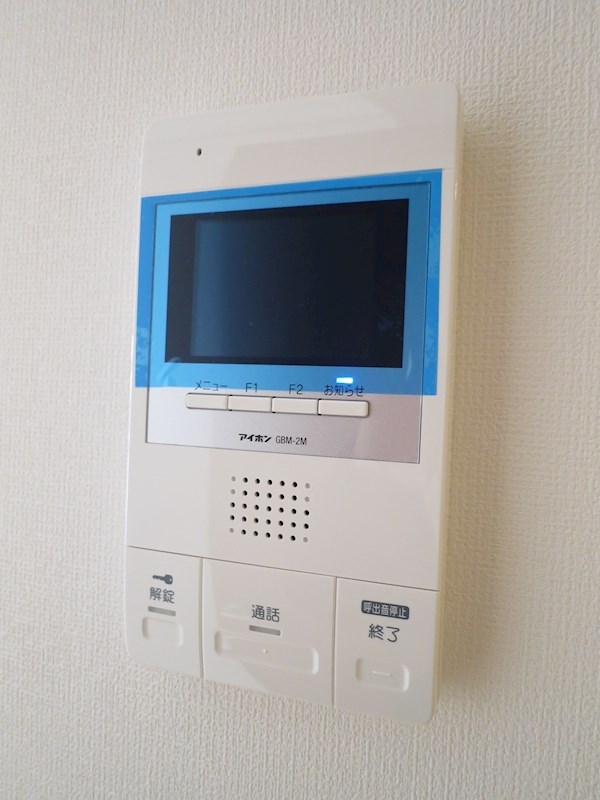 サナップ難波東 ＴＶモニターホンあり。来訪者の顔が見えます。