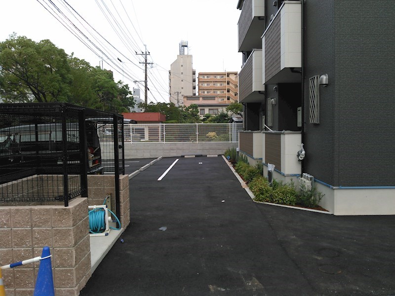 マユメゾン ごみ置き場も建物から離れておりフェンスを設けてカラスや猫からの被害をおさえます。