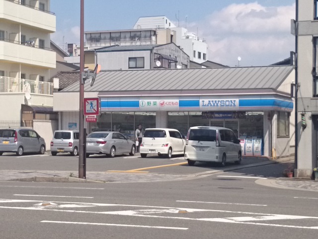 SEAGULL二条 コンビ二：ﾛｰｿﾝ 二条駅前店　15m　近隣