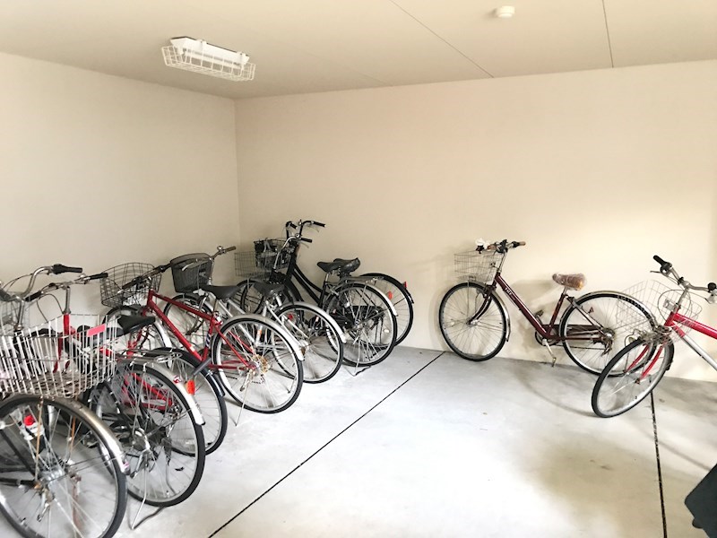 カサアスール 駐輪場