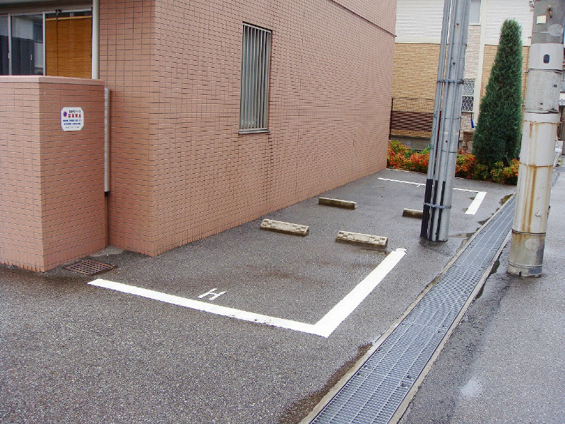 カサベルデ中雅 駐車場