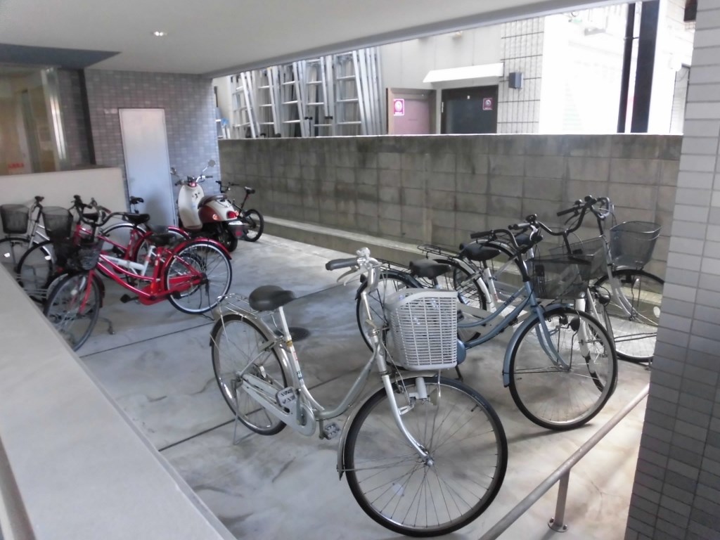 カラコレス穂波 駐輪場