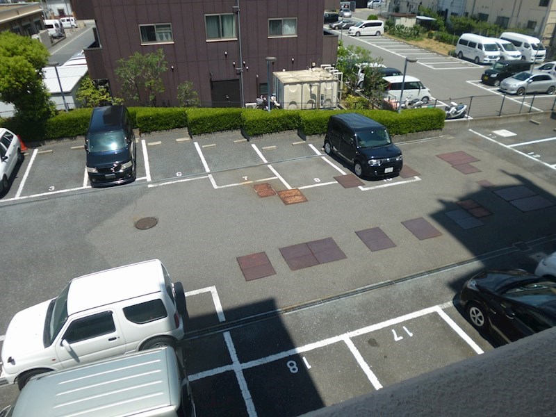 グランシャリオ（藤井寺） 駐車場