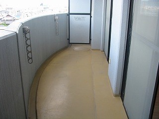 ラフィーネ 広いベランダ。南・東向き。