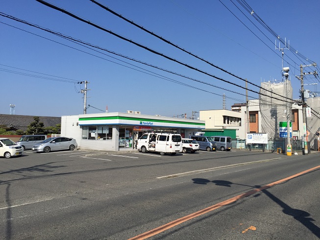 サライ コンビ二：ﾌｧﾐﾘｰﾏｰﾄ 岸和田下松町店　450m